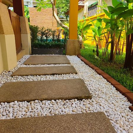 Karon Pool Villa 卡伦3卧泳池别墅 Exterior photo